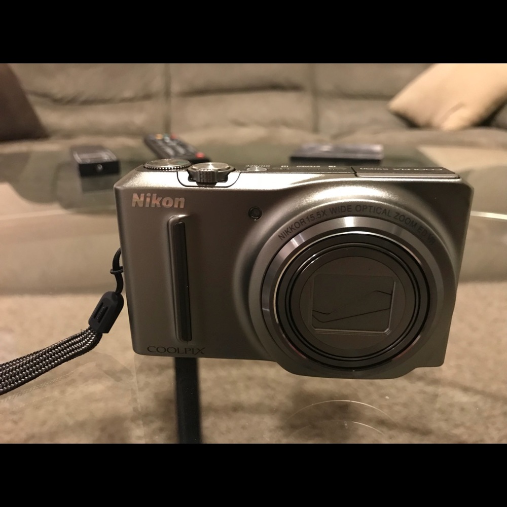 Nikon Coolpix S9050